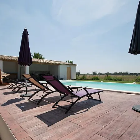 Mas Lou Caloun - D'hote Face A La Piscine En Camargue - Les Maries De La