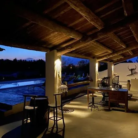 Mas Lou Caloun - D'hote Face A La Piscine En Camargue - Les Maries De La Bed & Breakfast