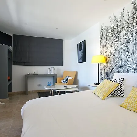 Mas Lou Caloun - D'hote Face A La Piscine En Camargue - Les Maries De La Bed & Breakfast