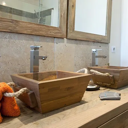 Mas Lou Caloun - D'hote Face A La Piscine En Camargue - Les Maries De La Bed & Breakfast *